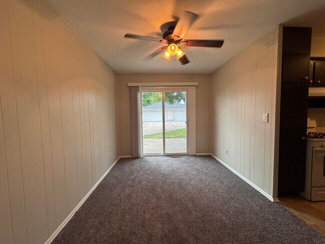Foto del edificio - 6451 N 73rd St