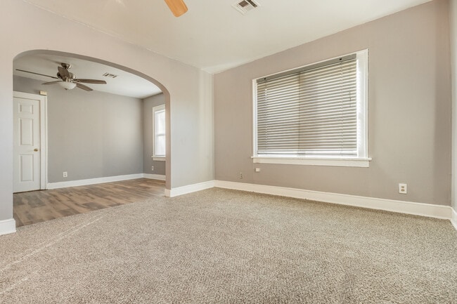 Foto del edificio - 802 NW 31st St