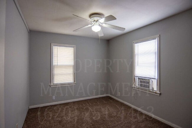 Building Photo - 2 Bedroom 1 Bath