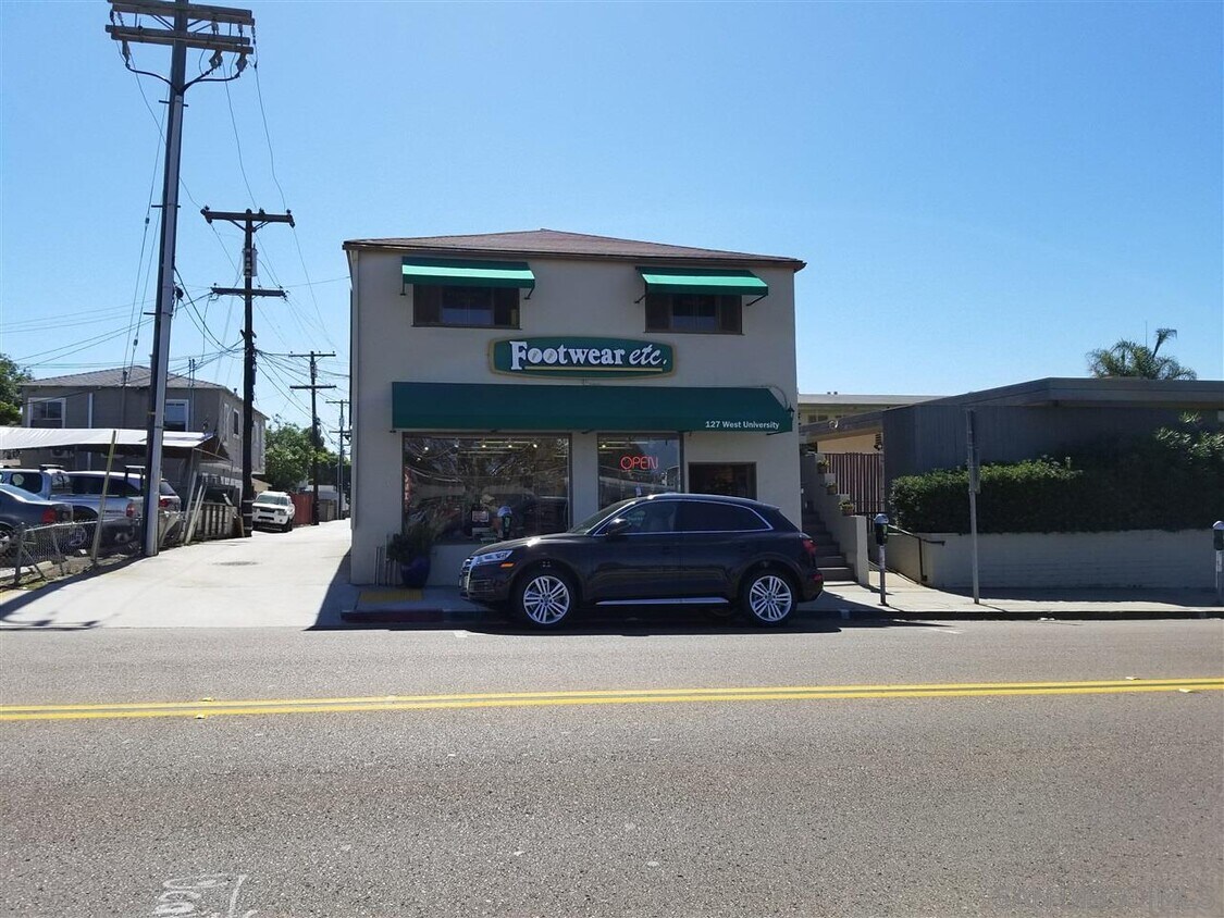 Primary Photo - 131 W University Ave