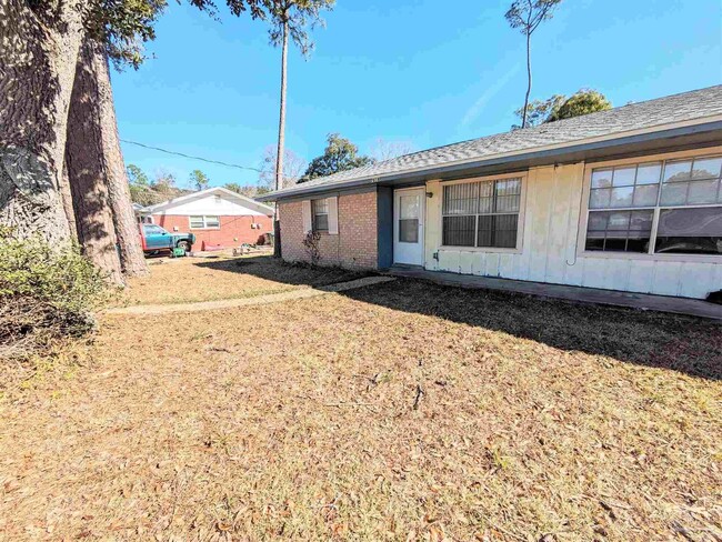 Building Photo - 7818 Sabra Dr