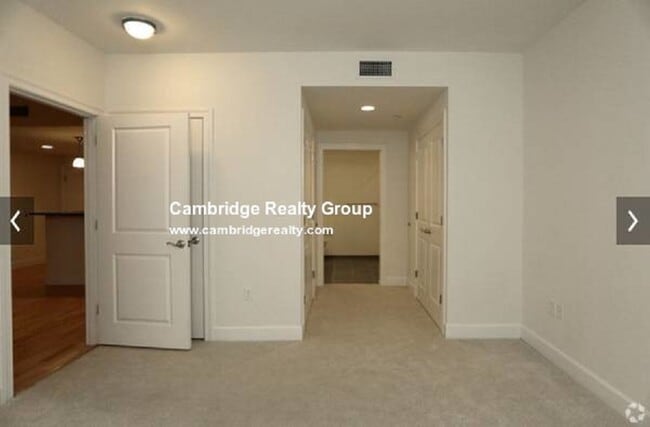 Building Photo - 15 Cameron Ave