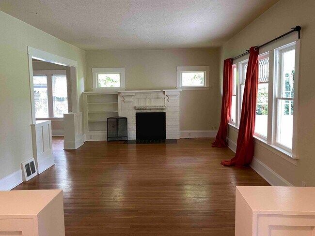 Foto del edificio - Classic PDX Bungalow in Multnomah Village ...