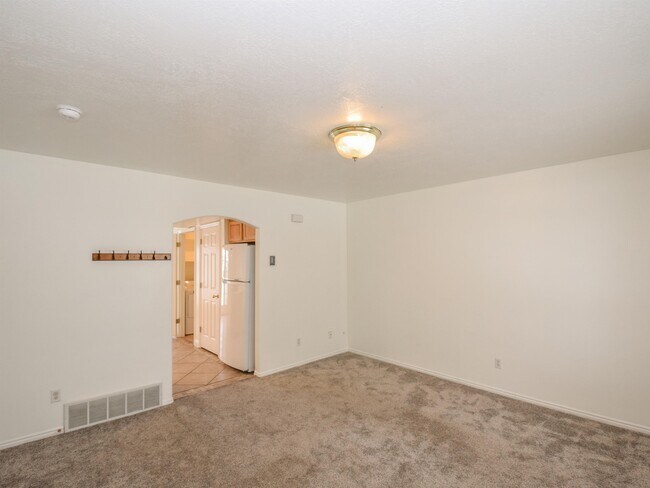 Building Photo - 105 Penhurst Pl