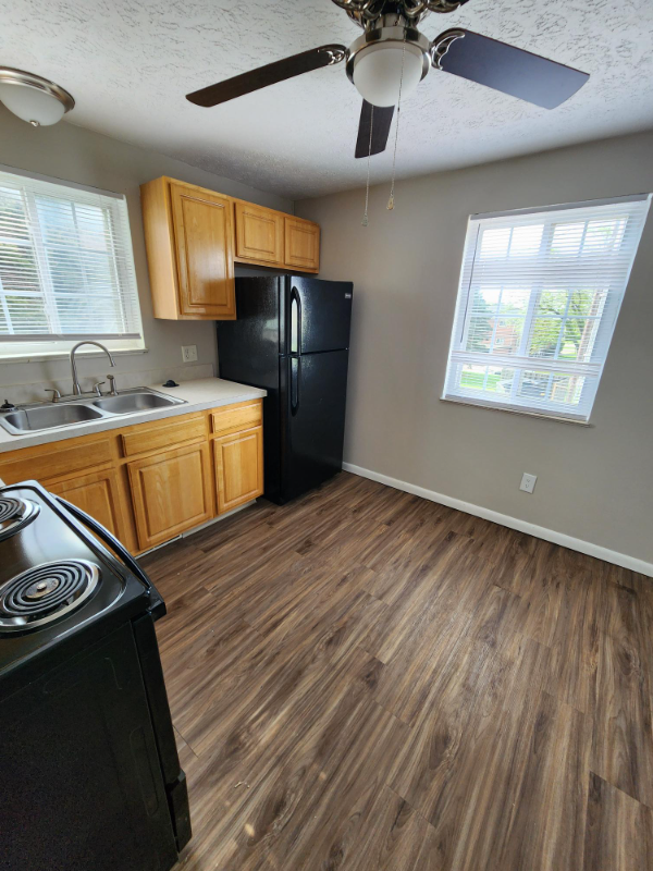Foto del edificio - 4640 Applegrove St