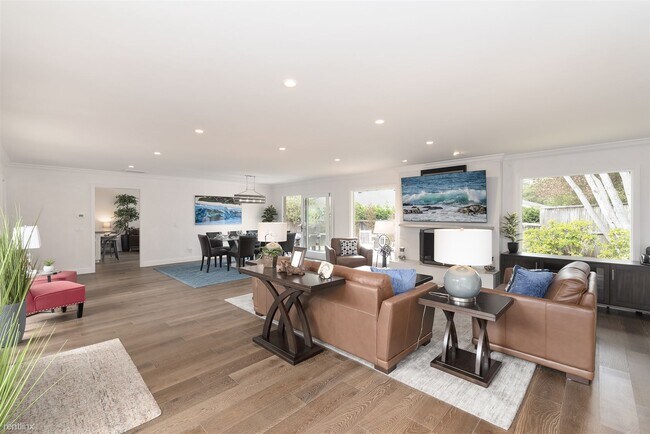 Foto del edificio - 4 br, 2.5 bath House - 3811 Pebble Beach B...