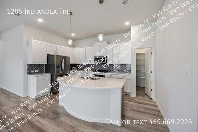 Foto del edificio - 1205 Indianola Trl