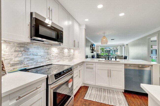Foto del edificio - 5770 Princess Palm Ct