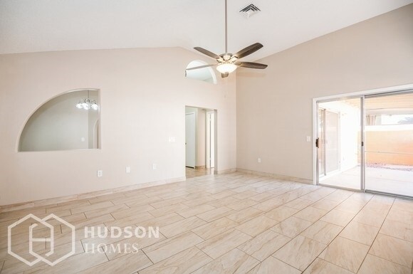 Building Photo - NOW AVAILABLE! - 522 E Rimrock Dr, Phoenix...