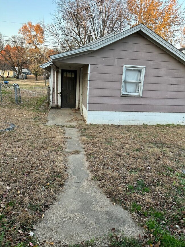 Foto del edificio - PRICE DROP!!!!!  Very Nice 3BR/1BA House in Great Neighborhood!