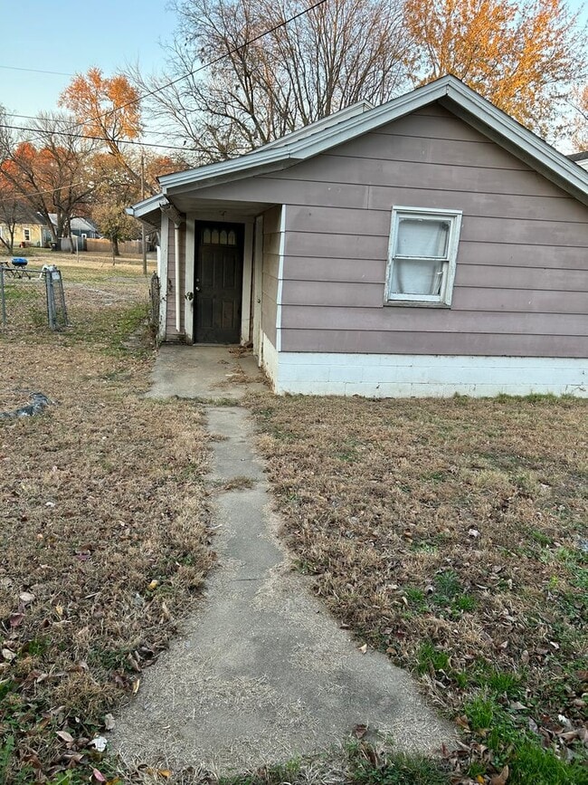 Building Photo - Very Nice 3BR/1BA House in Great Neighborh...