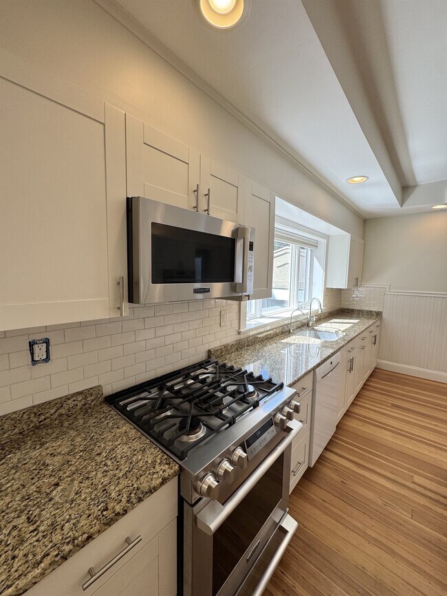 Foto del edificio - 121 Highland Ave