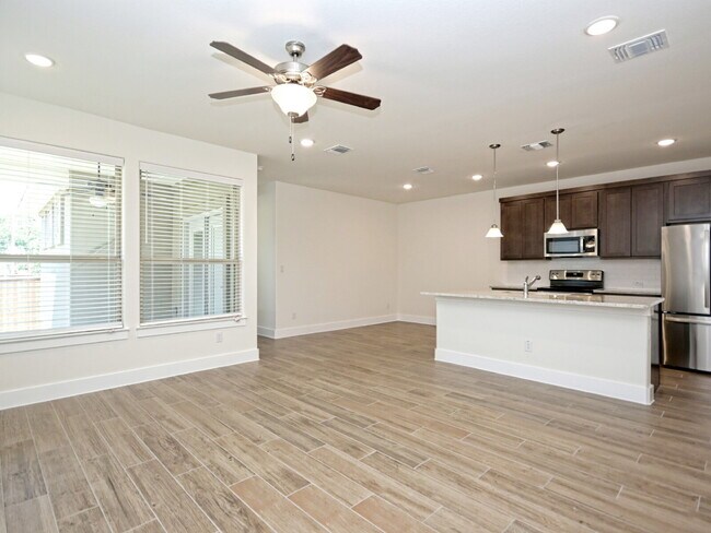 Foto del edificio - "Charming 3-Bedroom Condo Retreat in Georg...