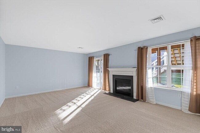 Building Photo - 233 Thrush Dr