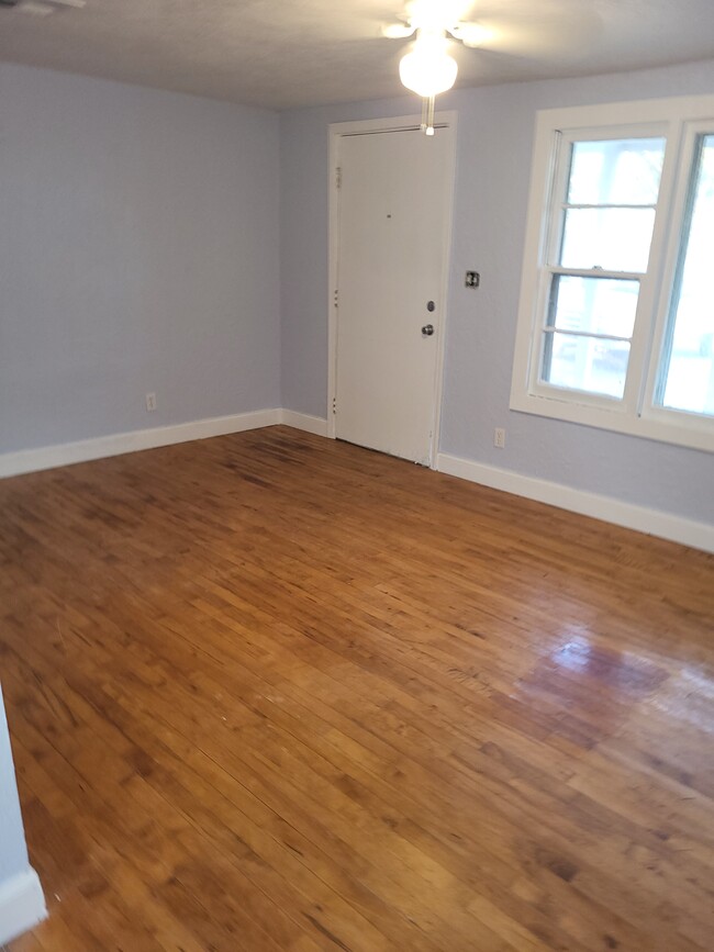 Living Room - 319 W Wyoming St