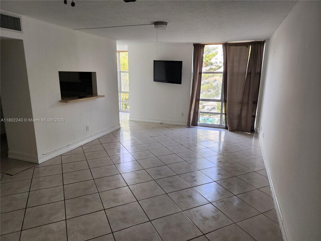 Foto principal - 200 172nd St