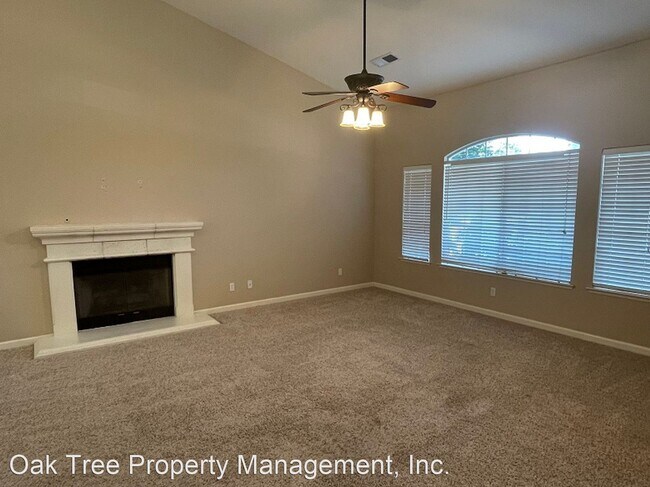 Building Photo - 4 br, 2 bath House - 9718 N. Sierra Vista ...