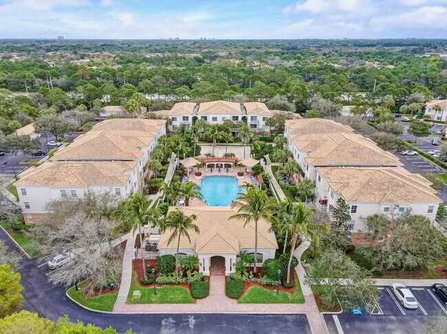 Building Photo - 8305 Myrtlewood Cir W