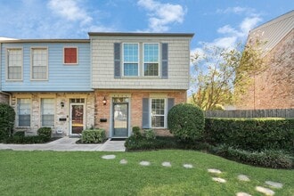 Building Photo - 7545 Brompton St