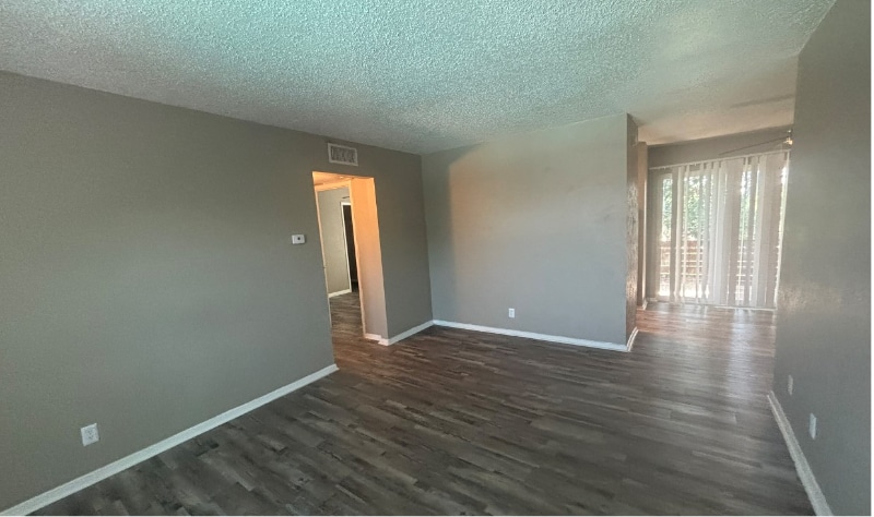 Foto principal - 531 Bedford Rd