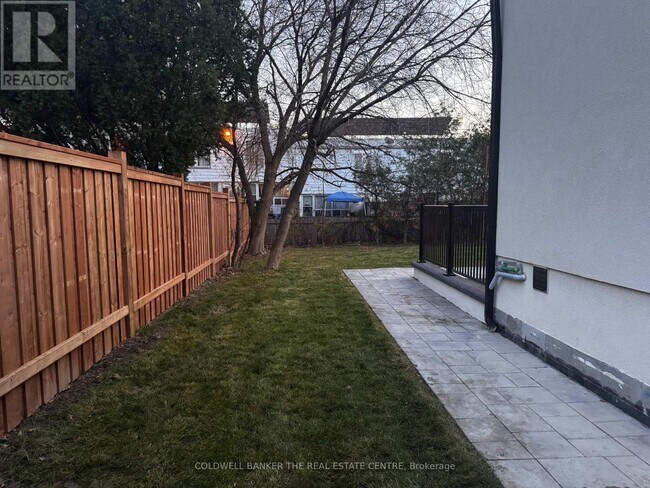 Photo du bâtiment - 17 Cornwallis Dr