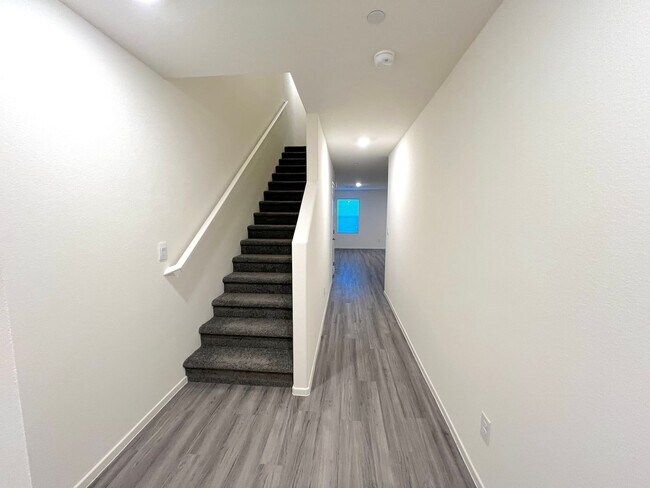 Building Photo - Remarks	Beautiful and brand new turnkey 3bed/3bath in Southwest location