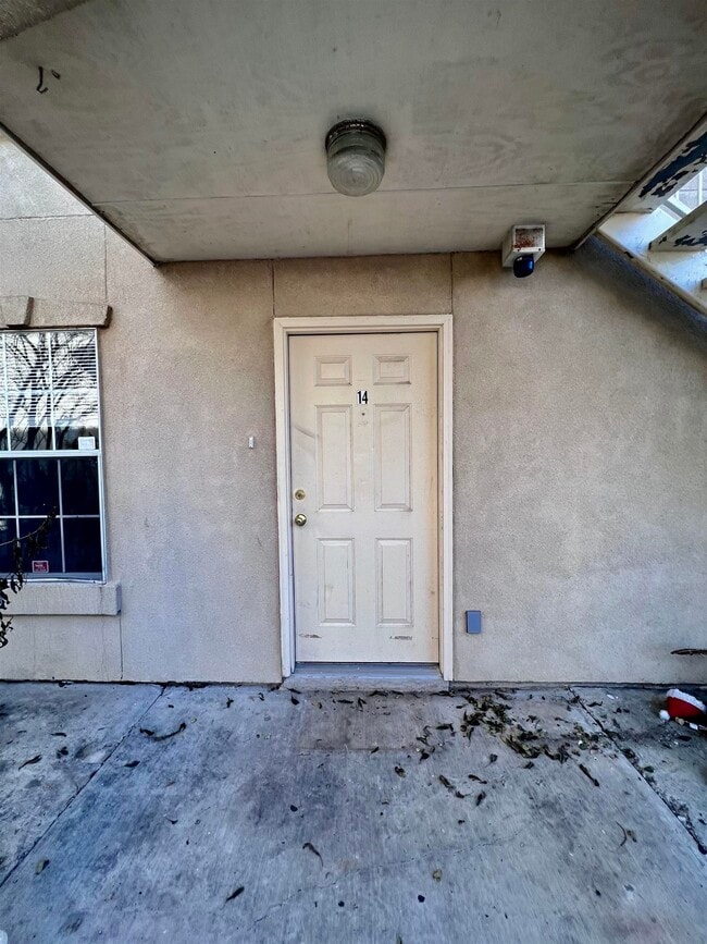 507 Shiloh Dr Unit 14, Laredo, TX 78045 Room for Rent in Laredo, TX