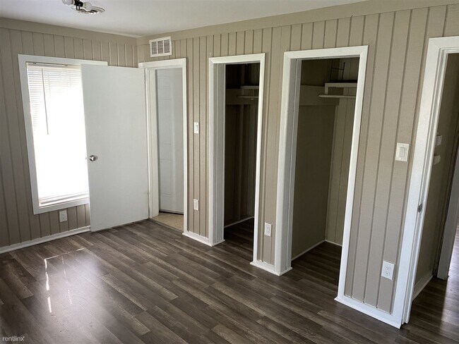 Building Photo - 1 br, 1 bath House - 13005 Saint Andrews Ave