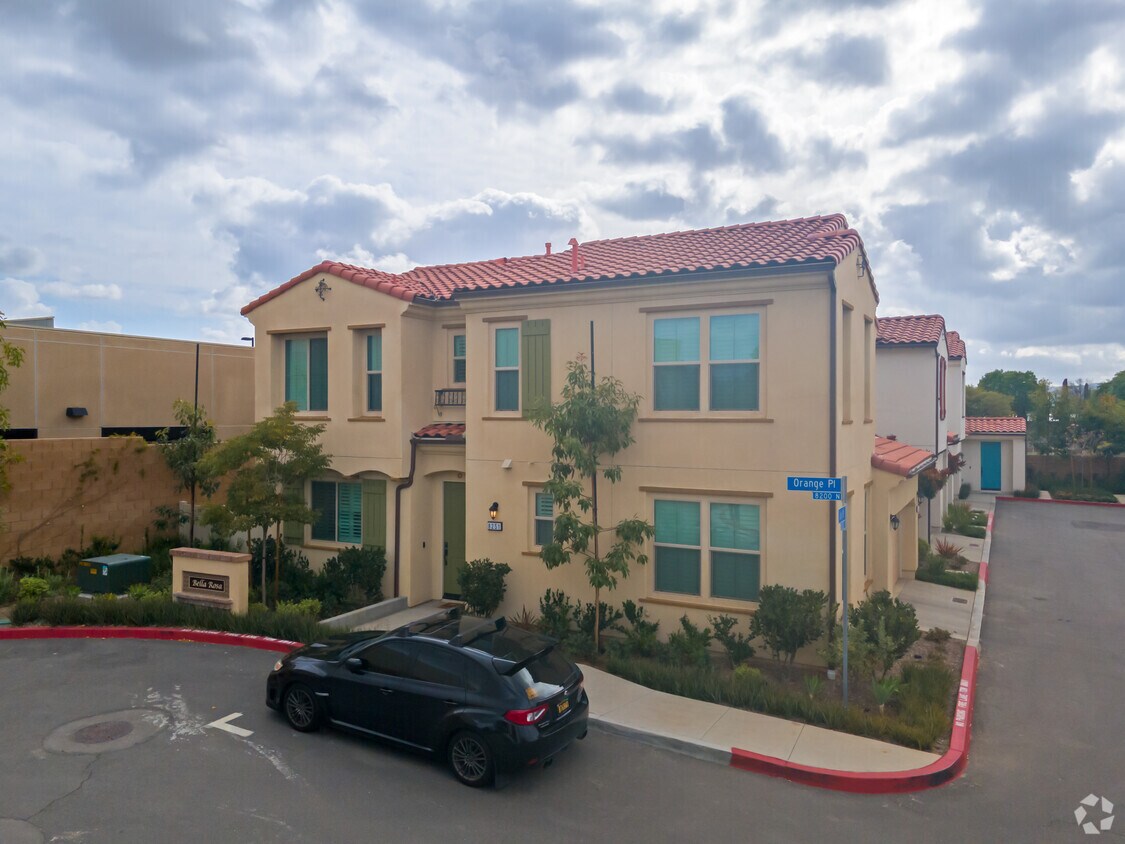 Bella Rosa Apartments in Rosemead, CA