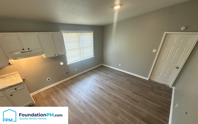 Building Photo - 5091 Cottonwood Rd