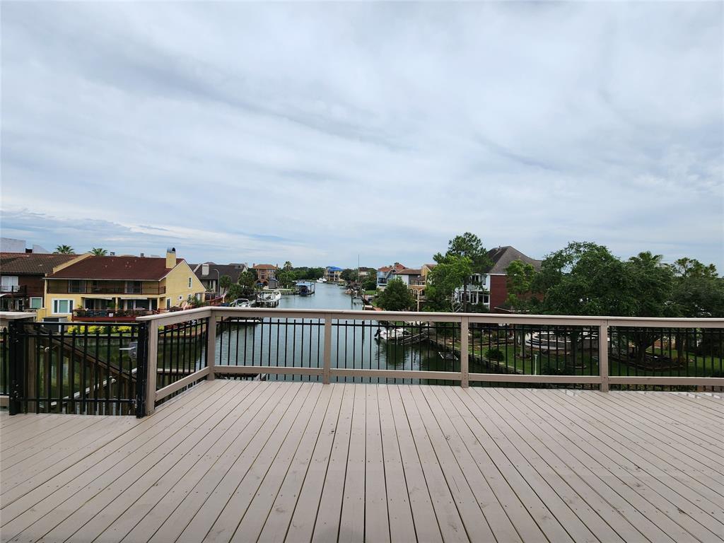 Primary Photo - 25 Harbour Dr