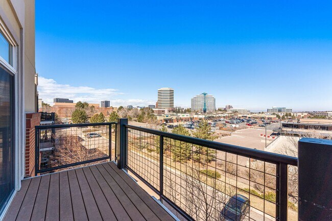 Penthouse level Condo in Greenwood Village! - Penthouse level Condo in Greenwood Village!