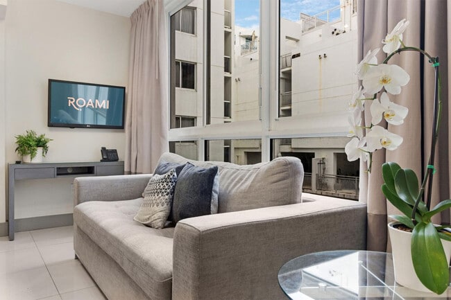 Building Photo - 1700 SW 2nd Ave