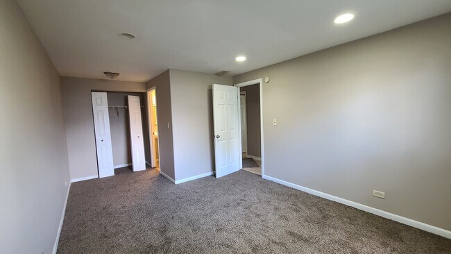 Building Photo - 2031 Belmont Ct