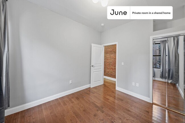 Foto del edificio - Room in Shared 4 bed/1.5 bath home in Hamilton Heights