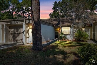 Building Photo - 2902 Oak Cir