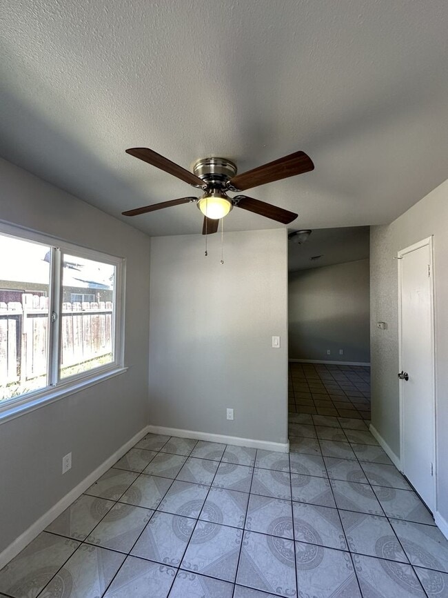 Building Photo - 3 bed 2 bath Cozy Home!