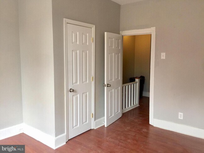 Start Your Week Off Bright With This Spacious Sunny Two Bedroom Two Bathroom Condo Along Frankford Ave Now With A Apartments For Rent Two Bedroom Spacious