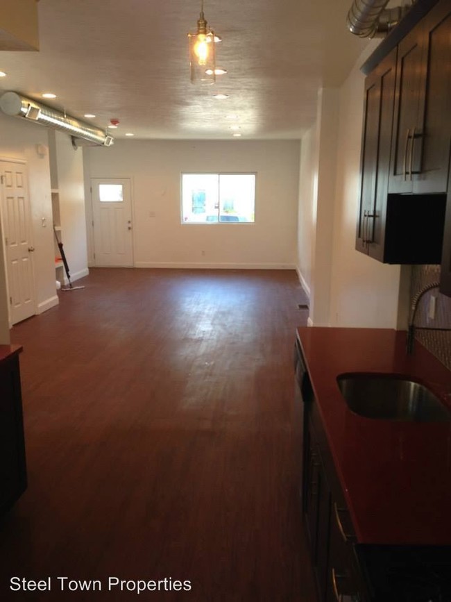 Building Photo - 4 br, 2.5 bath House - 1815 Jane St.
