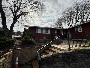 Building Photo - 1607-1607 Oregon St