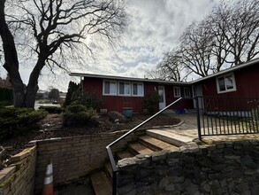 Building Photo - 1607-1607 Oregon St