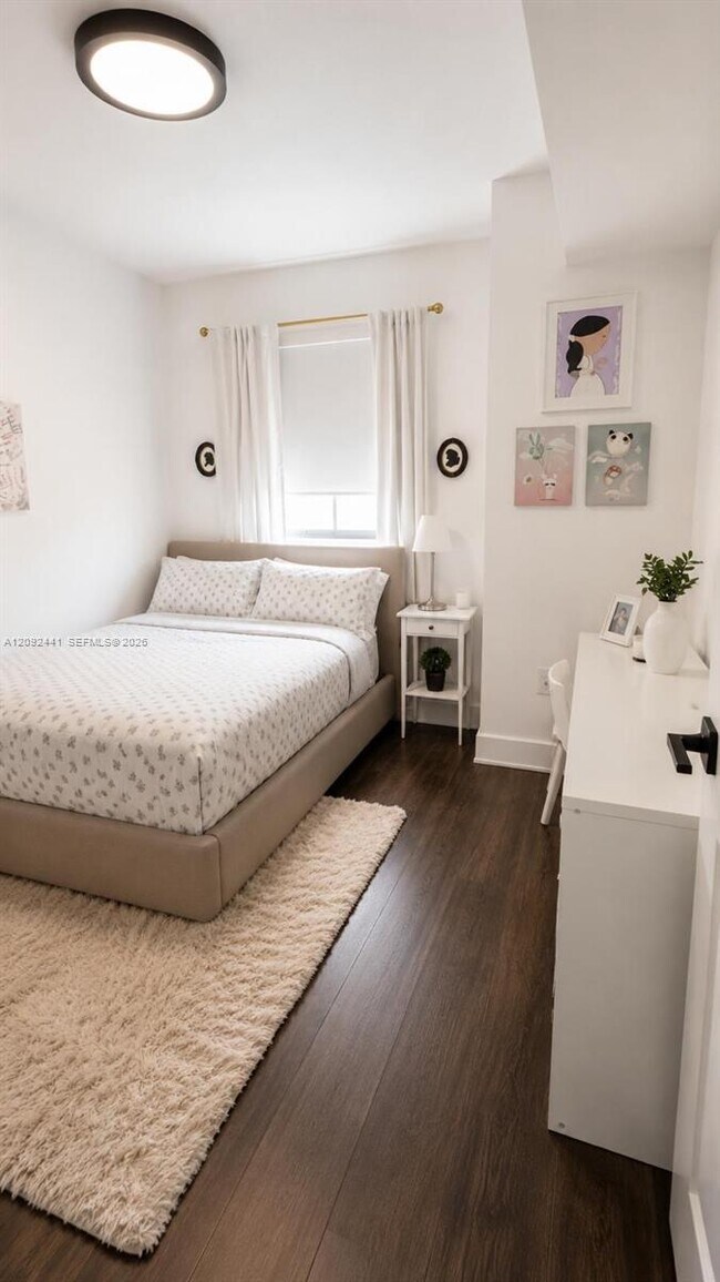Foto del edificio - 8390 SW 72nd Ave