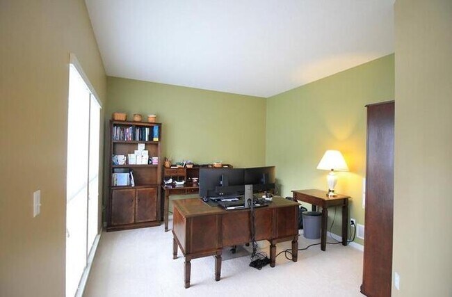 Building Photo - 1215 Creekledge Ct