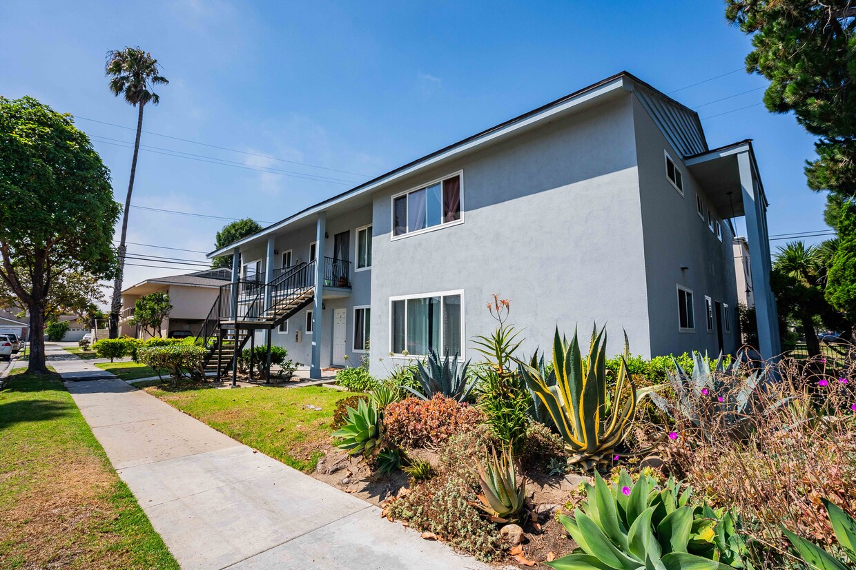 Outside view of Landscape and Building - 200 Chester Way