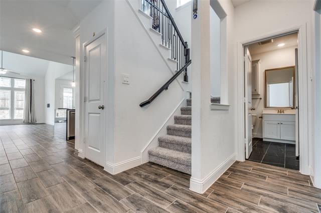 Foto del edificio - 9448 Middleground Pl