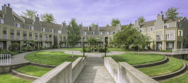 Building Photo - 600 NW Island Terrace