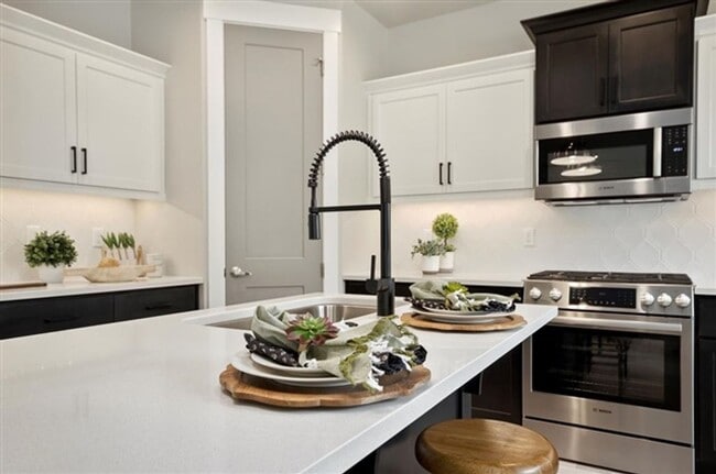 Building Photo - BRAND NEW HOME!!  4 Bedrooms, 3 Baths, Lar...