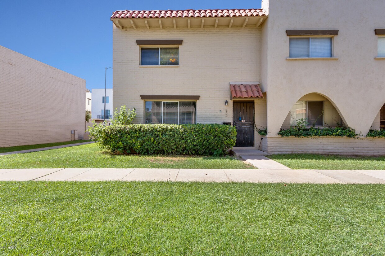 Primary Photo - 6957 E Osborn Rd