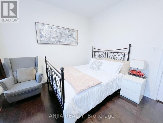 Building Photo - 199 Canyon Hill Ave