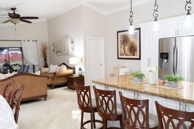 Building Photo - 5360 Kim Ct